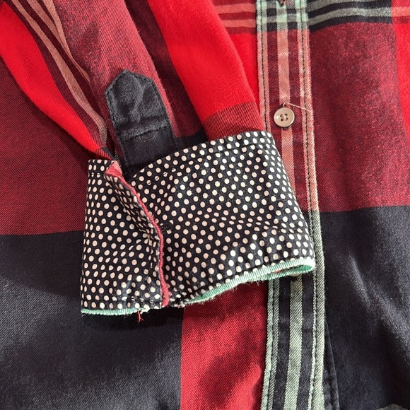 Women’s plaid button up shirt size medium 100% cotton made by stylus in Cambodia - Picture 7 of 9